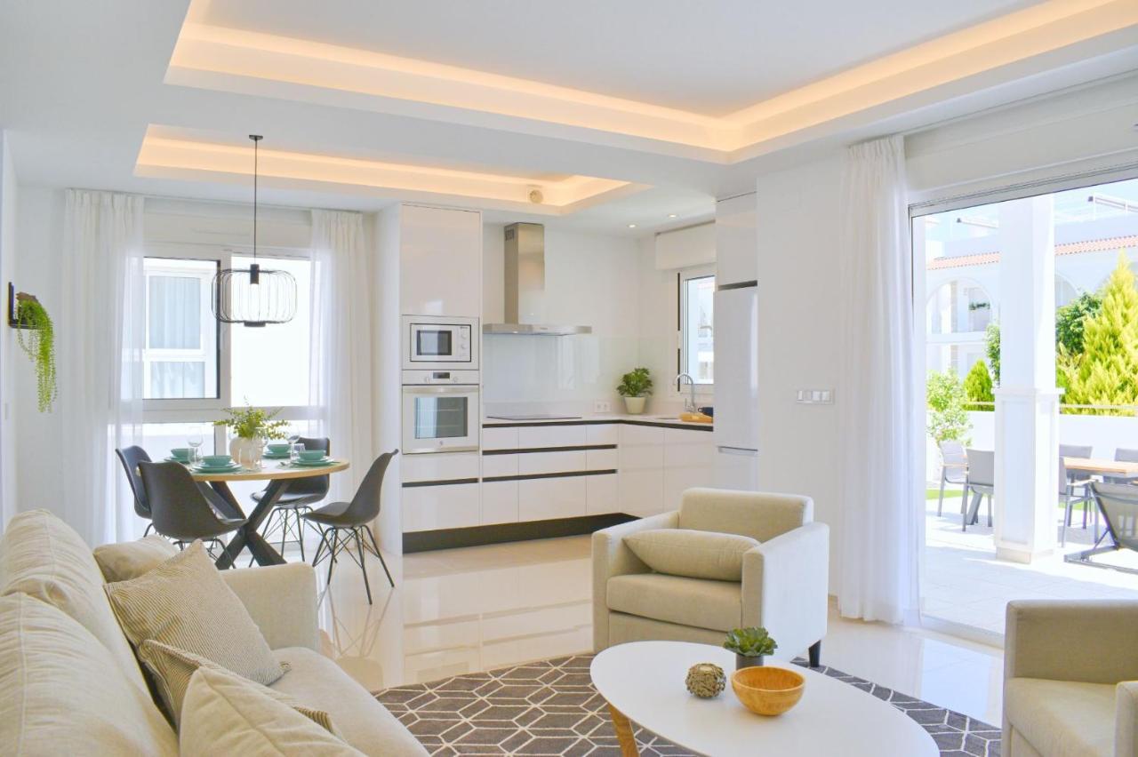 New Build Apartment On Beautiful Modern Complex Rojales Exterior photo